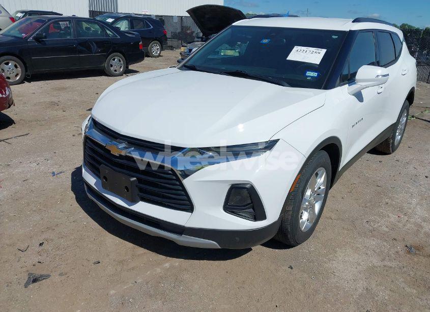 Photo 2 of 2021 Chevrolet Blazer FWD 2LT (VIN 3GNKBCRS7MS538791)