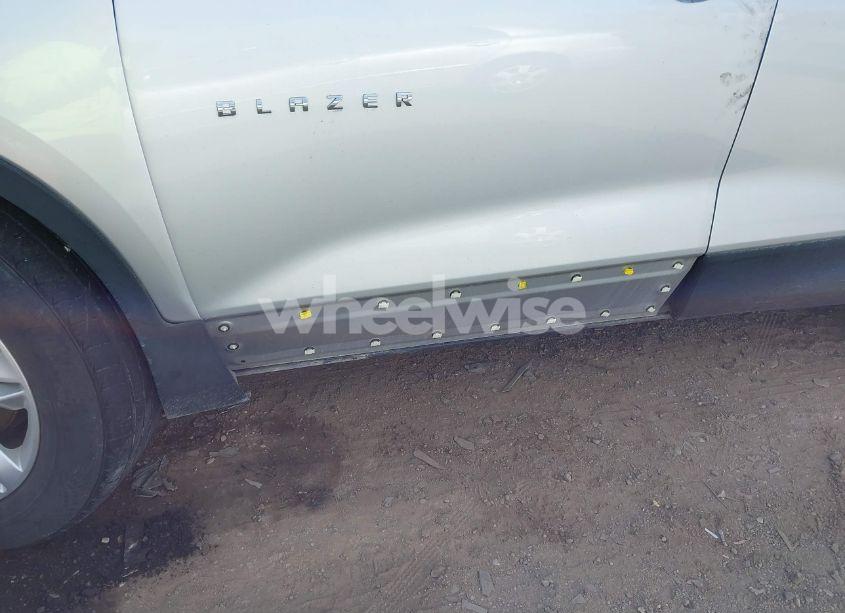 Photo 18 of 2021 Chevrolet Blazer FWD 2LT (VIN 3GNKBCRS7MS570091)