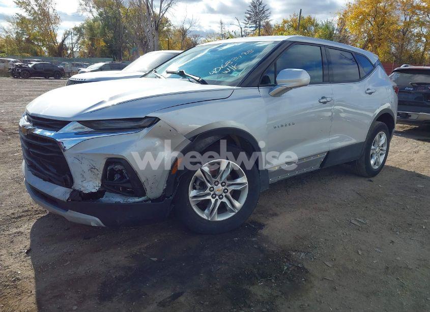Photo 2 of 2021 Chevrolet Blazer FWD 2LT (VIN 3GNKBCRS7MS570091)
