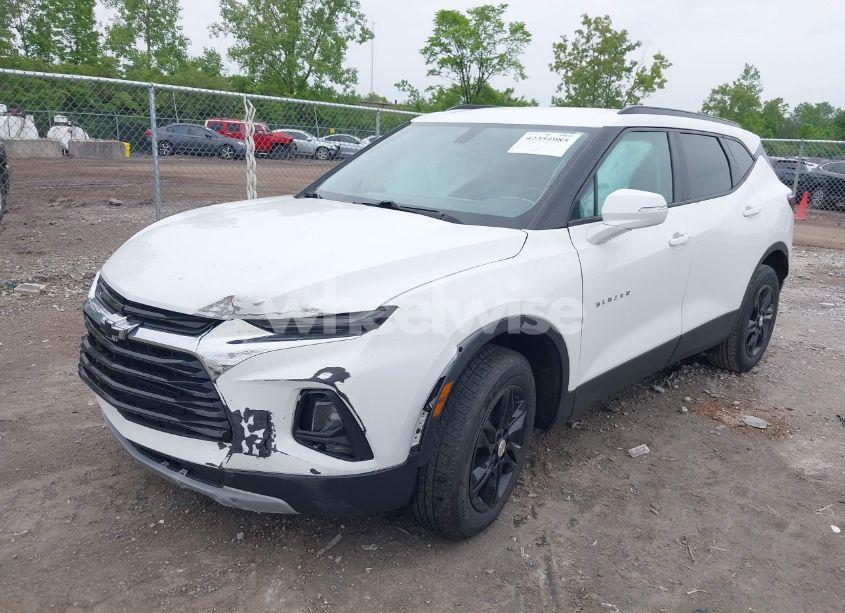 Photo 2 of 2020 Chevrolet Blazer FWD 2LT (VIN 3GNKBCRS8LS710020)
