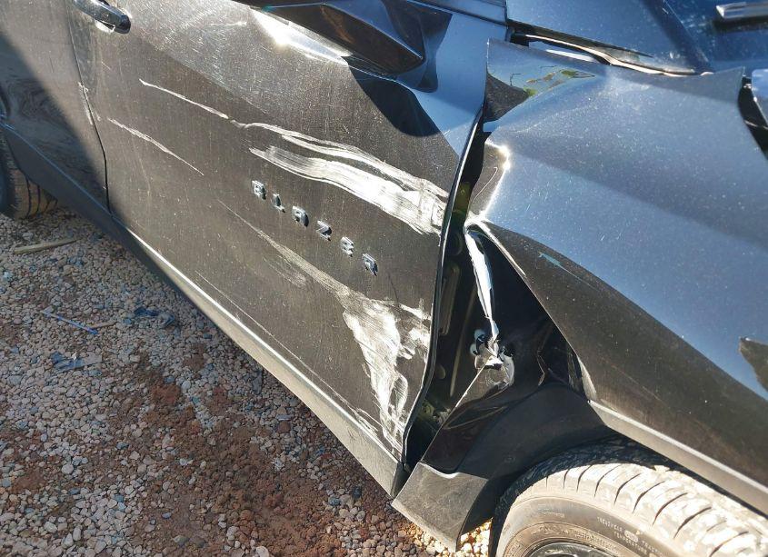 Photo 6 of 2021 Chevrolet Blazer FWD 2LT (VIN 3GNKBCRS9MS536640)