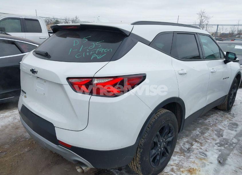 Photo 4 of 2021 Chevrolet Blazer FWD 2LT (VIN 3GNKBCRS9MS547850)