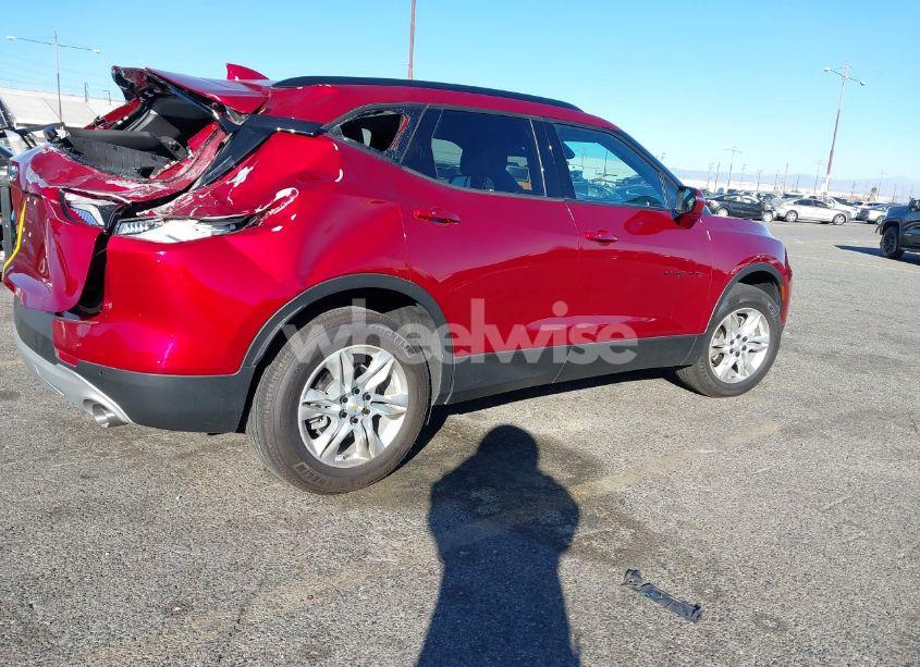 Photo 4 of 2021 Chevrolet Blazer FWD 2LT (VIN 3GNKBCRS9MS552935)