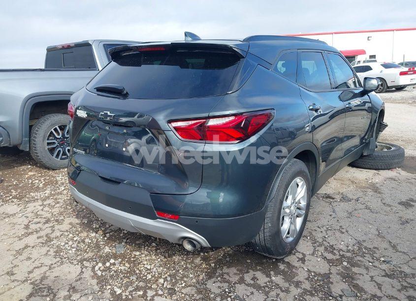 Photo 4 of 2019 Chevrolet Blazer (VIN 3GNKBCRSXKS696801)