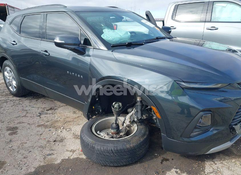 Photo 6 of 2019 Chevrolet Blazer (VIN 3GNKBCRSXKS696801)