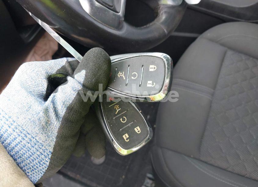 Photo 11 of 2020 Chevrolet Blazer FWD 2LT (VIN 3GNKBCRSXLS603096)