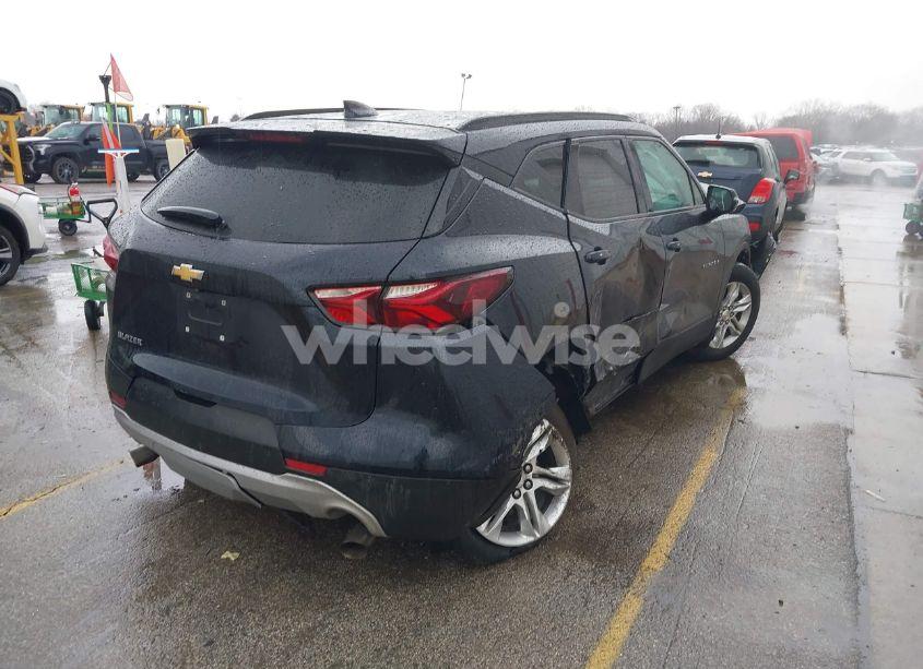 Photo 4 of 2020 Chevrolet Blazer FWD 2LT (VIN 3GNKBCRSXLS603096)