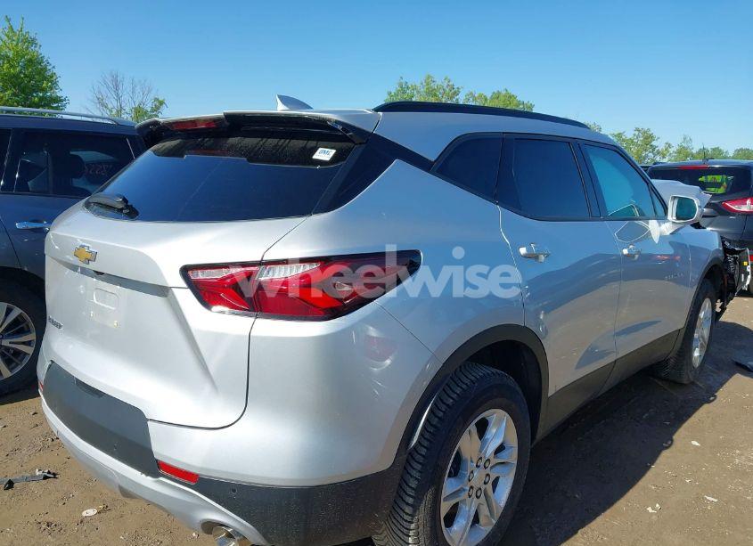 Photo 4 of 2020 Chevrolet Blazer FWD 2LT (VIN 3GNKBCRSXLS698873)