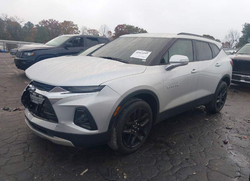 Photo 2 of 2020 Chevrolet Blazer FWD 2LT (VIN 3GNKBCRSXLS722458)
