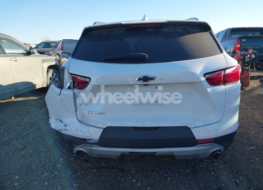 Photo 16 of 2021 Chevrolet Blazer FWD 2LT (VIN 3GNKBCRSXMS501377)