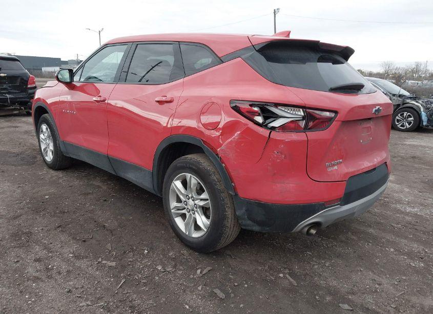 Photo 3 of 2021 Chevrolet Blazer FWD 2LT (VIN 3GNKBCRSXMS571624)