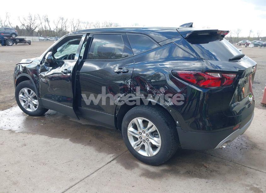 Photo 3 of 2021 Chevrolet Blazer FWD 2LT (VIN 3GNKBCRSXMS585331)