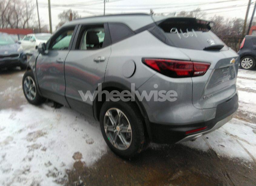 Photo 3 of 2023 Chevrolet Blazer FWD 3LT (VIN 3GNKBDR40PS229661)