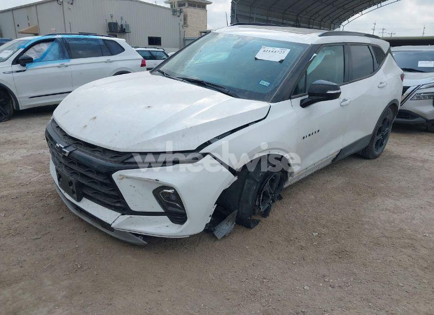 Photo 2 of 2024 Chevrolet Blazer FWD 3LT (VIN 3GNKBDR43RS210038)