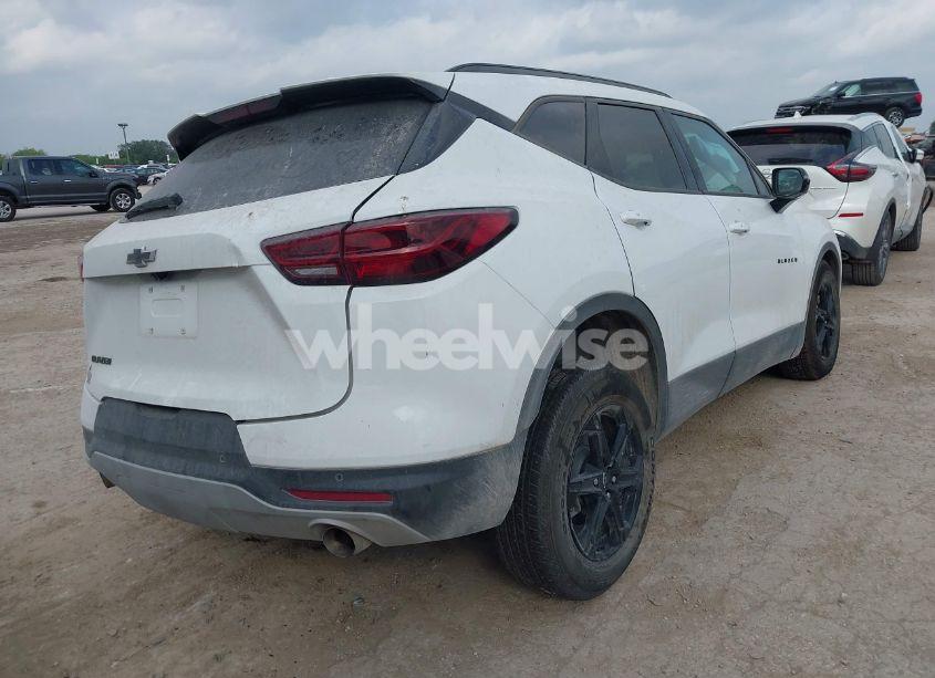 Photo 4 of 2024 Chevrolet Blazer FWD 3LT (VIN 3GNKBDR43RS210038)