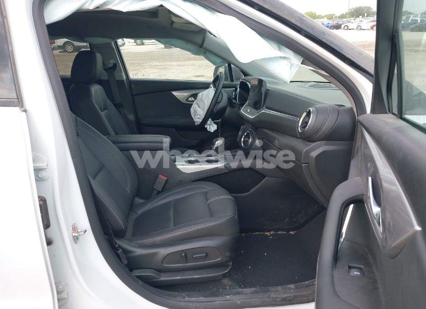 Photo 5 of 2024 Chevrolet Blazer FWD 3LT (VIN 3GNKBDR43RS210038)