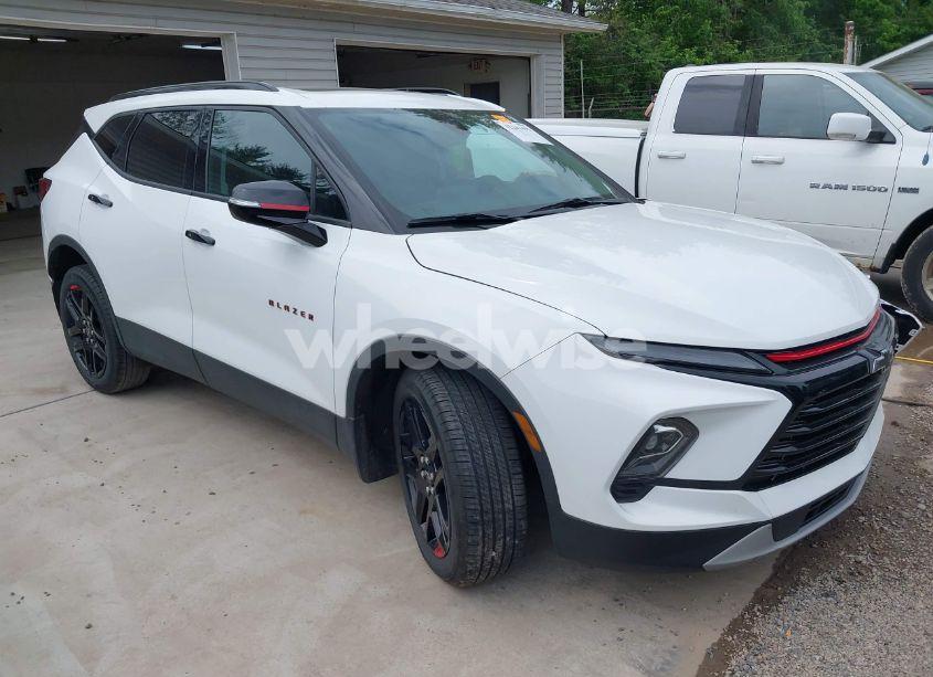 2024 Chevrolet Blazer FWD 3LT (VIN 3GNKBDR45RS195056) main photo