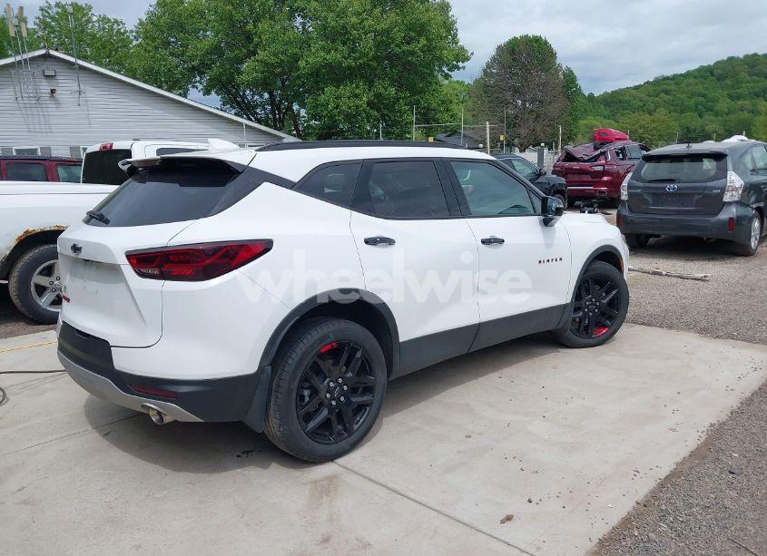 Photo 4 of 2024 Chevrolet Blazer FWD 3LT (VIN 3GNKBDR45RS195056)