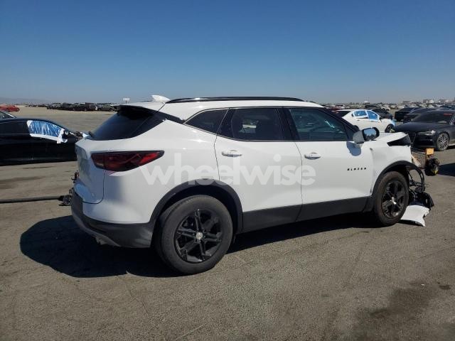 Photo 2 of 2024 CHEVROLET BLAZER 3LT (VIN 3GNKBDR45RS197857)