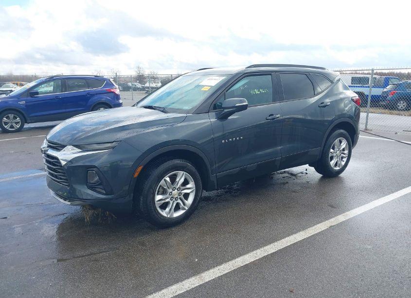 Photo 2 of 2019 Chevrolet Blazer (VIN 3GNKBDRS0KS611423)