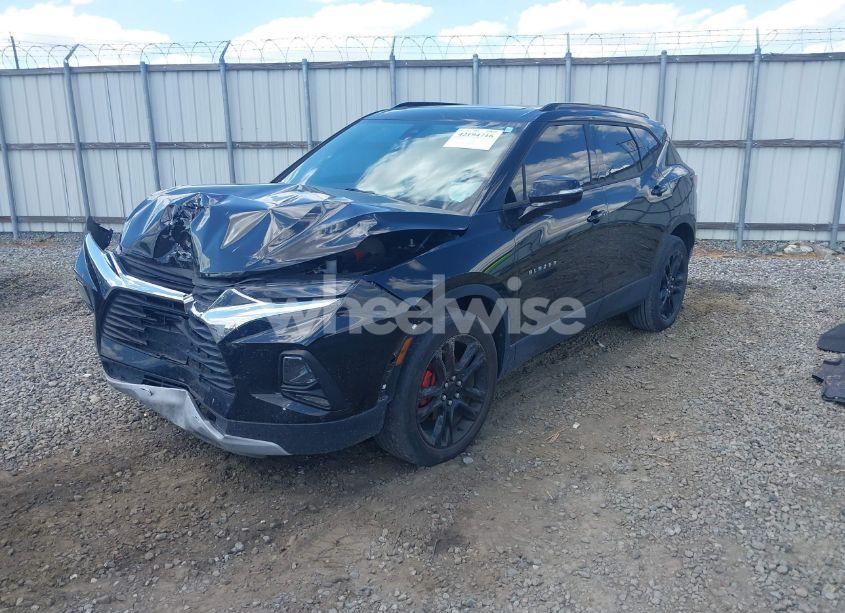 Photo 2 of 2019 Chevrolet Blazer (VIN 3GNKBDRS1KS666169)