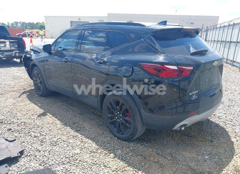 Photo 3 of 2019 Chevrolet Blazer (VIN 3GNKBDRS1KS666169)