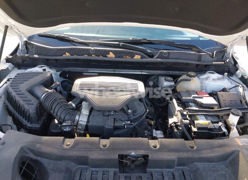 Photo 10 of 2019 Chevrolet Blazer (VIN 3GNKBDRS4KS703554)