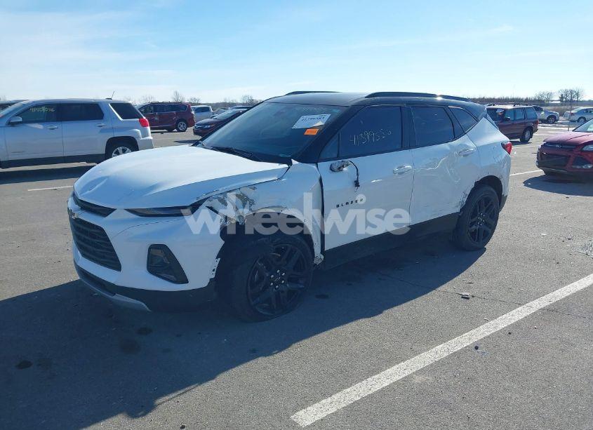 Photo 2 of 2019 Chevrolet Blazer (VIN 3GNKBDRS4KS703554)