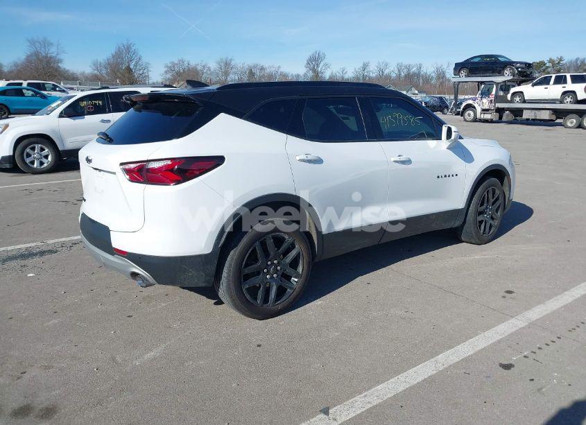 Photo 4 of 2019 Chevrolet Blazer (VIN 3GNKBDRS4KS703554)