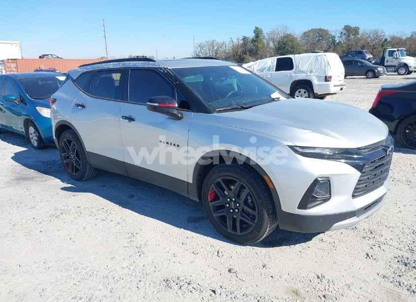 2022 Chevrolet Blazer FWD 3LT (VIN 3GNKBDRS6NS132105) main photo