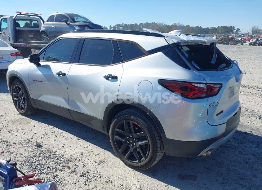 Photo 3 of 2022 Chevrolet Blazer FWD 3LT (VIN 3GNKBDRS6NS132105)