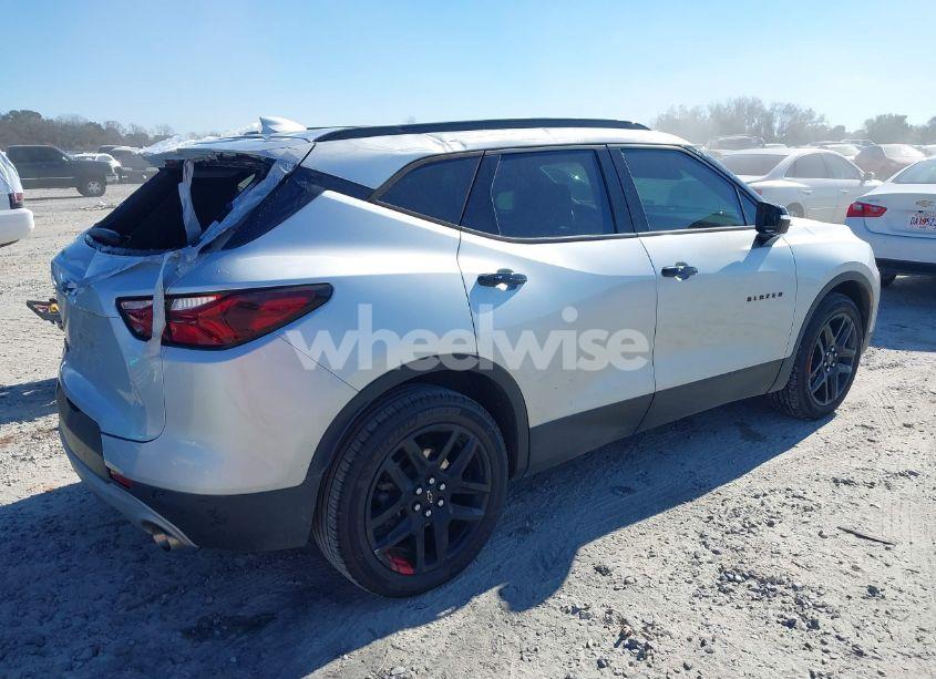 Photo 4 of 2022 Chevrolet Blazer FWD 3LT (VIN 3GNKBDRS6NS132105)