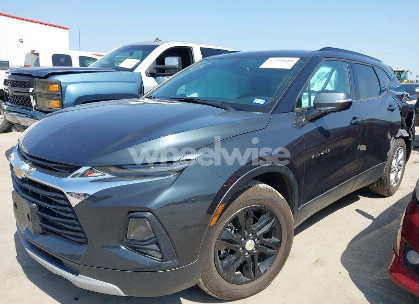 Photo 2 of 2019 Chevrolet Blazer (VIN 3GNKBDRS7KS590179)