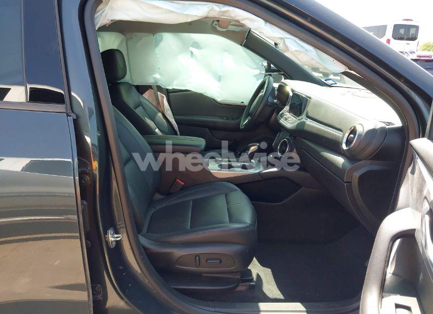 Photo 5 of 2019 Chevrolet Blazer (VIN 3GNKBDRS7KS590179)