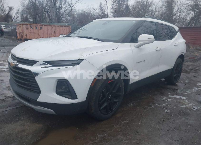 Photo 2 of 2021 Chevrolet Blazer FWD 3LT (VIN 3GNKBDRS7MS533547)