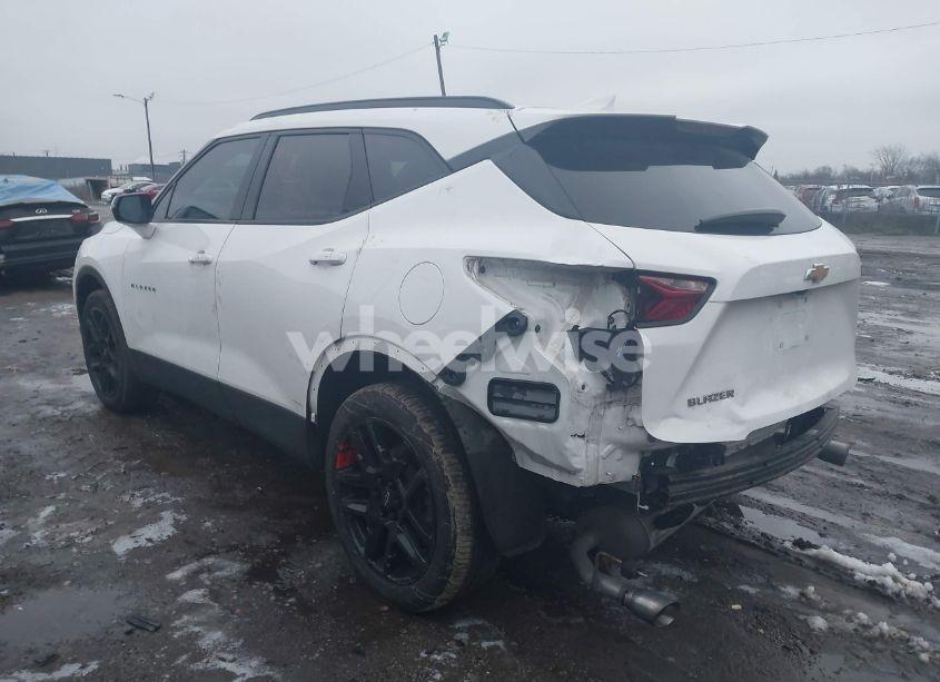Photo 3 of 2021 Chevrolet Blazer FWD 3LT (VIN 3GNKBDRS7MS533547)