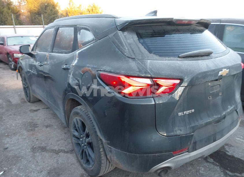 Photo 3 of 2019 Chevrolet Blazer (VIN 3GNKBDRS8KS543257)