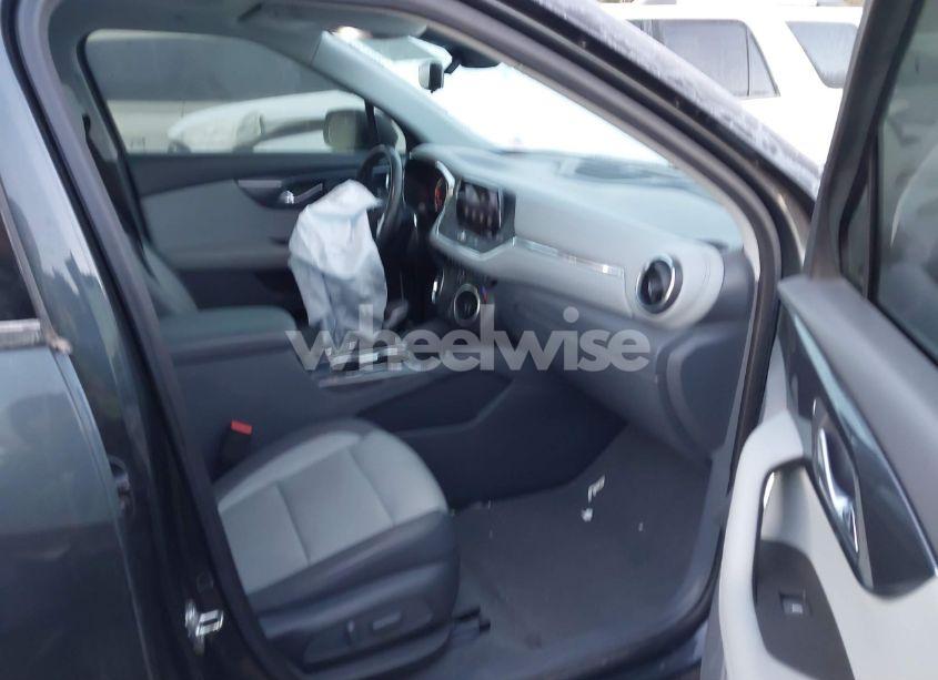 Photo 5 of 2019 Chevrolet Blazer (VIN 3GNKBDRS8KS543257)