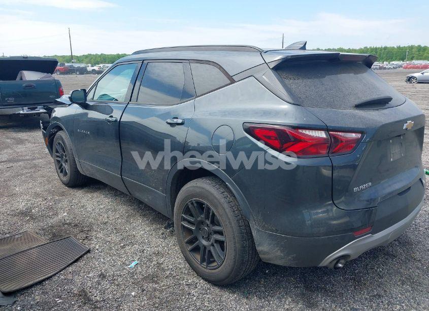 Photo 3 of 2019 Chevrolet Blazer (VIN 3GNKBDRS9KS647711)