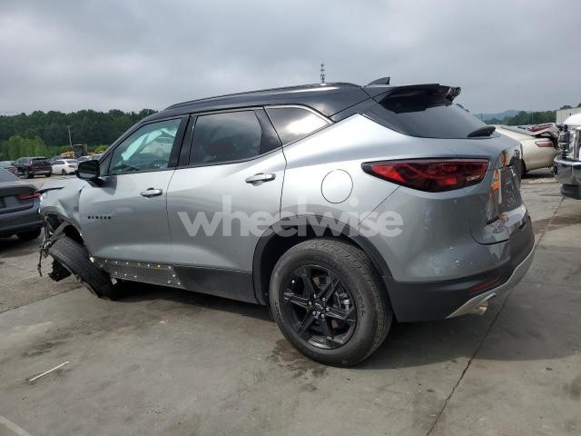 Photo 2 of 2024 CHEVROLET BLAZER 3LT (VIN 3GNKBDRSXRS207359)