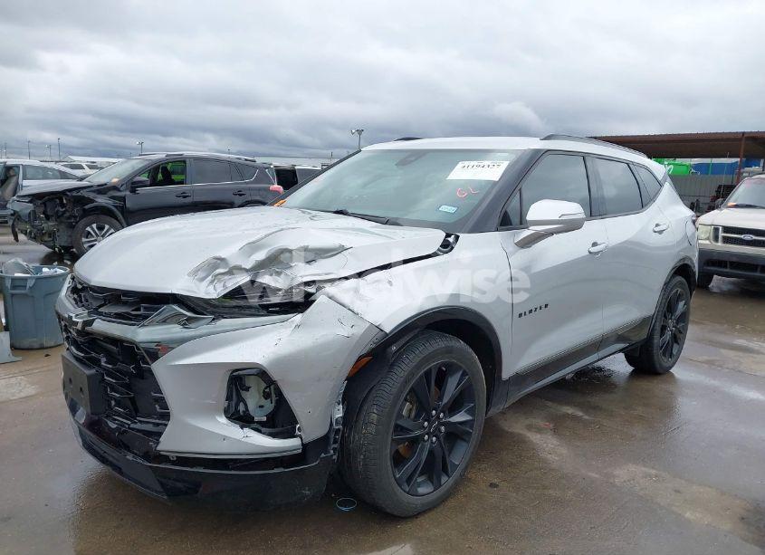 Photo 2 of 2020 Chevrolet Blazer FWD RS (VIN 3GNKBERS1LS604956)