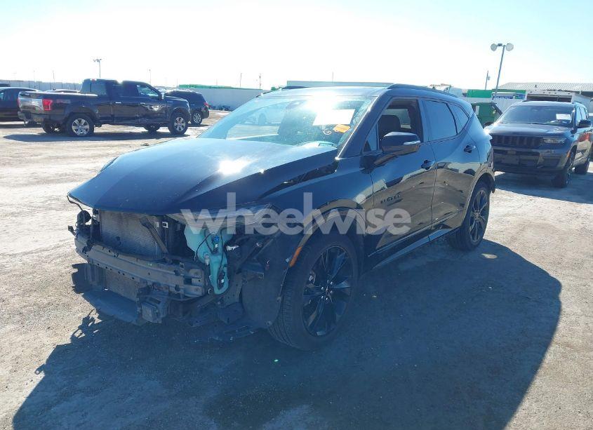 Photo 2 of 2019 Chevrolet Blazer RS (VIN 3GNKBERS2KS695184)