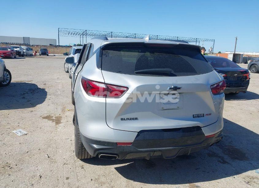 Photo 3 of 2019 Chevrolet Blazer RS (VIN 3GNKBERS4KS678029)