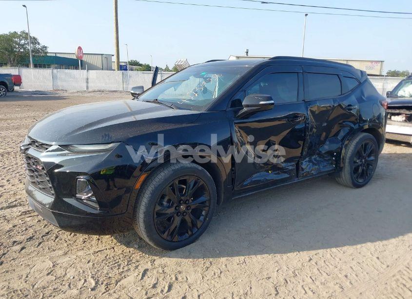 Photo 2 of 2022 Chevrolet Blazer FWD RS (VIN 3GNKBERSXNS132405)