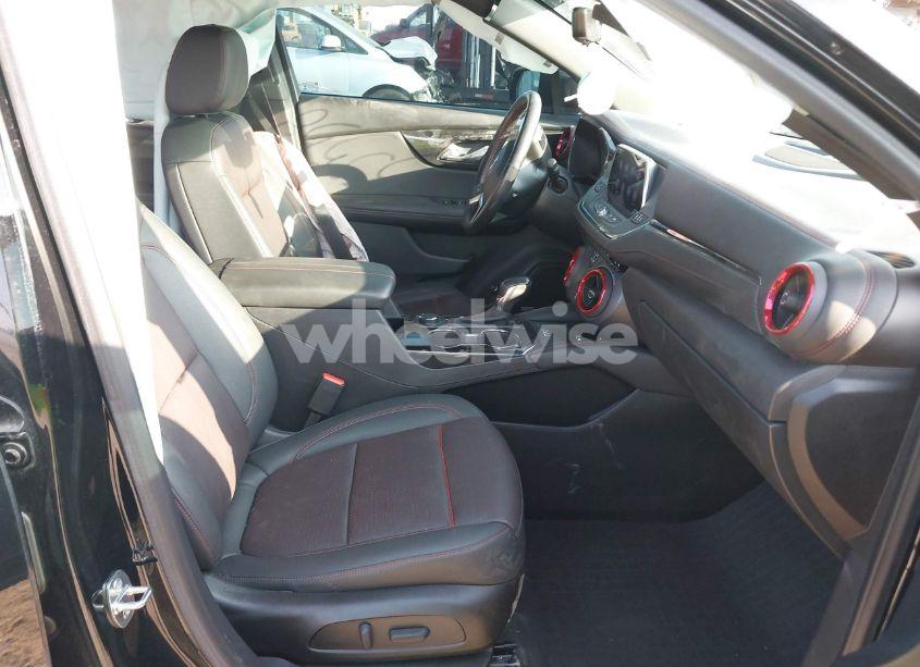 Photo 5 of 2022 Chevrolet Blazer FWD RS (VIN 3GNKBERSXNS132405)