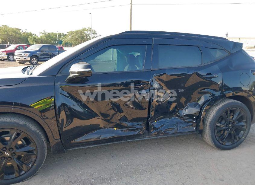 Photo 6 of 2022 Chevrolet Blazer FWD RS (VIN 3GNKBERSXNS132405)