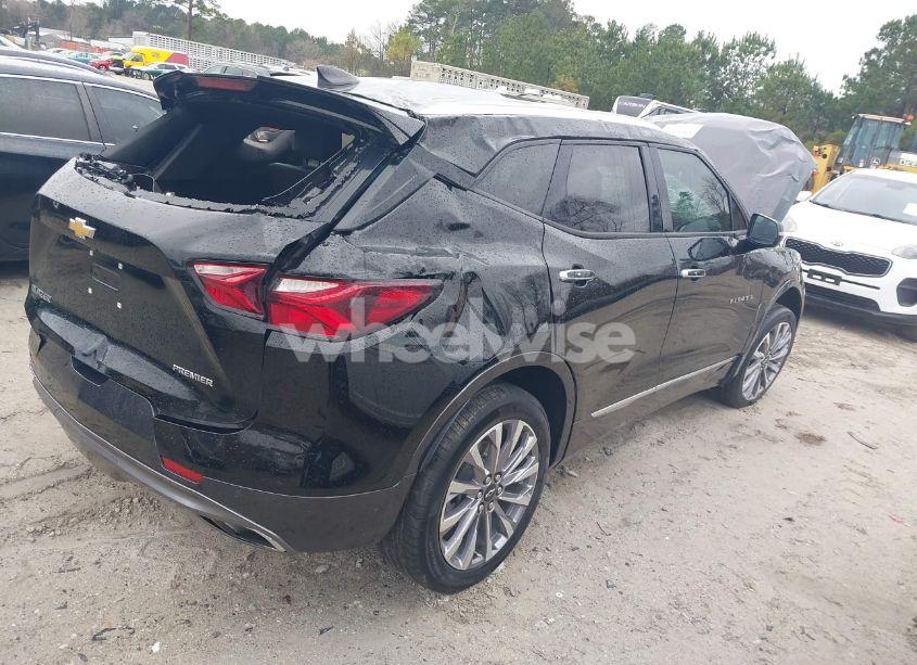 Photo 4 of 2022 Chevrolet Blazer FWD PREMIER (VIN 3GNKBFR49NS172711)