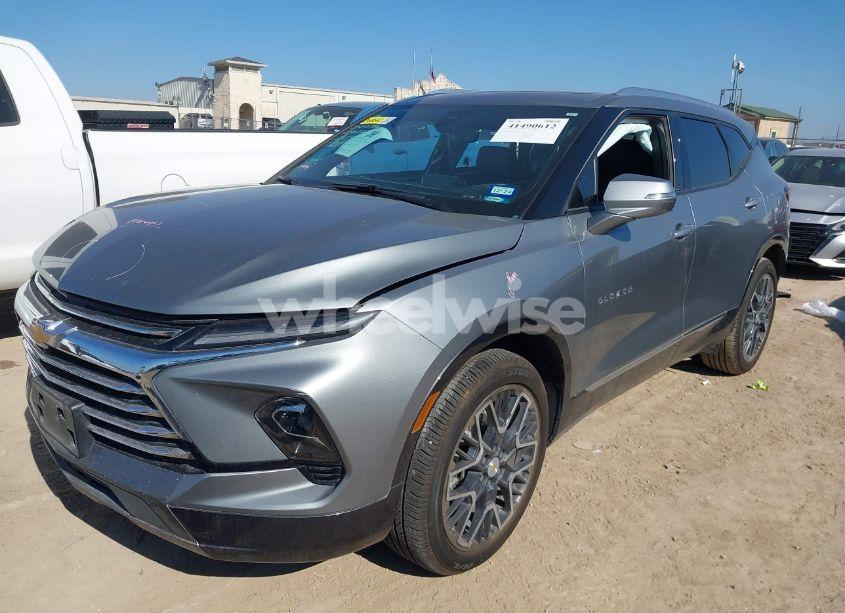 Photo 2 of 2023 Chevrolet Blazer FWD PREMIER (VIN 3GNKBFRS1PS105523)