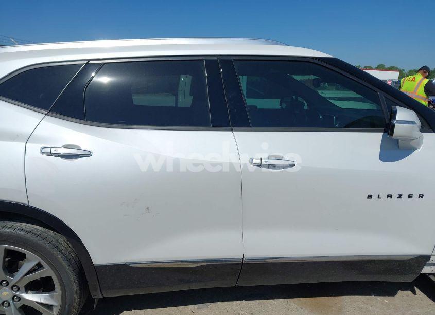 Photo 13 of 2022 Chevrolet Blazer FWD PREMIER (VIN 3GNKBFRS8NS159382)