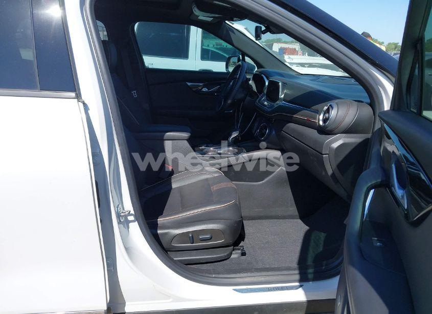 Photo 5 of 2022 Chevrolet Blazer FWD PREMIER (VIN 3GNKBFRS8NS159382)